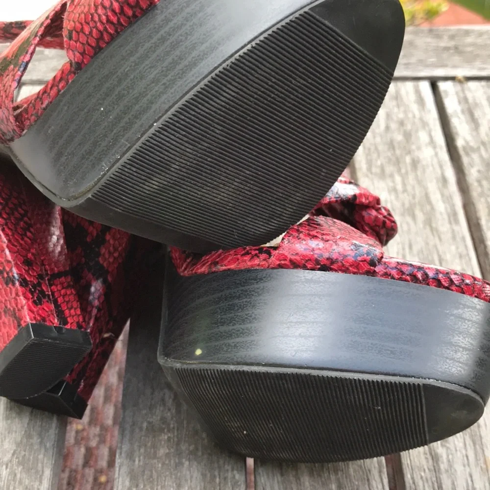 Madison By Shoe Dazzle Snakeskin Sandals - Picture 11 of 11